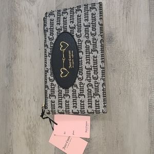 ⛔Juicy Couture Wristlet⛔